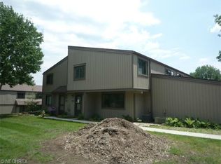 11956 Harbour Light Dr #1956, North Royalton, OH 44133