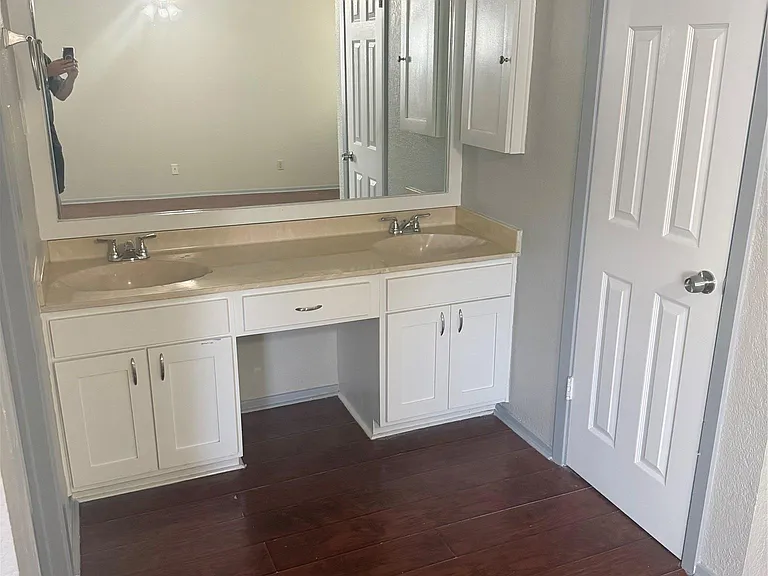 7604 Bender Dr — Photo 16