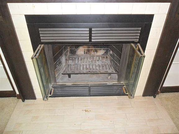 3rd image of 1141 N Elvira St
