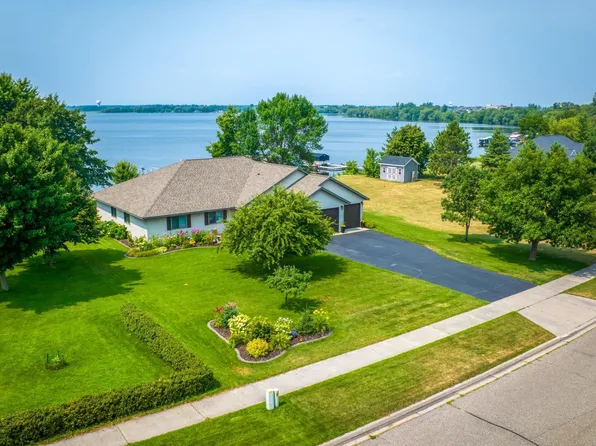 221 Irving Beach Dr SW, Bemidji, MN 56601