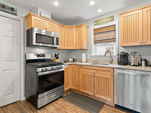 3rd image of 35 Barefoot Cottage Rd #127