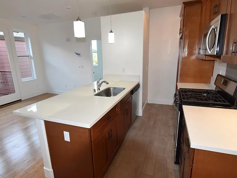 9147 Thiessen Ln — Photo 2