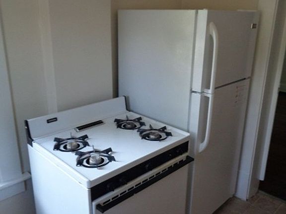 4th image of 42-44 W Norwich Ave #42