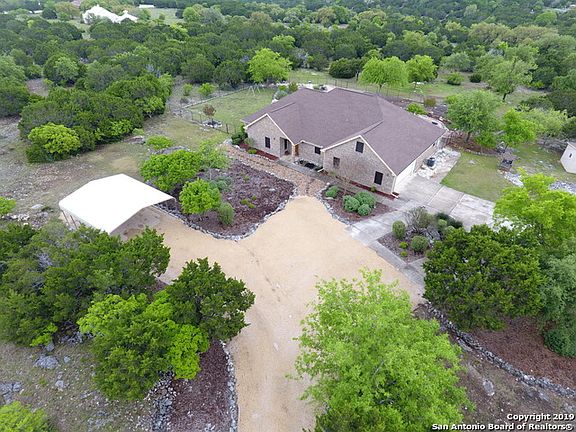 2nd image of 405 Red Oak Dr