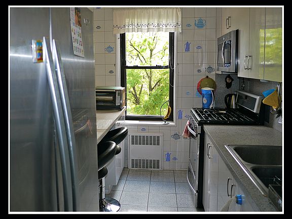 4th image of 8385 Woodhaven Blvd #5-A