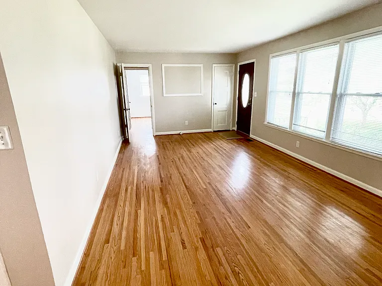 530 Annex Ave — Photo 3