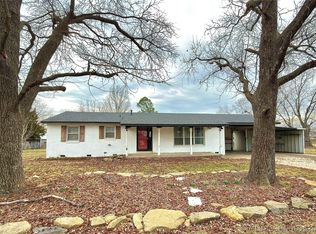 908 W Commercial St, Haskell, OK 74436