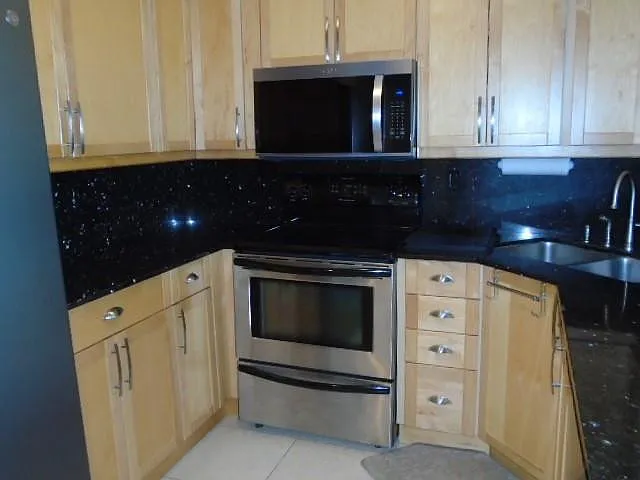 1800 N Andrews Ave #4B — Photo 9