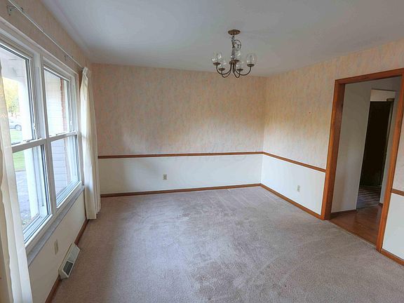 5th image of 395 Longfellow Ave