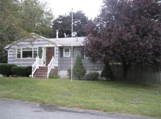 70 Coburn Dr, Lowell, MA 01854