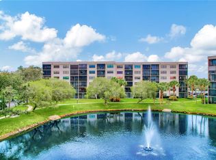1320 Pasadena Ave S APT 206, South Pasadena, FL 33707