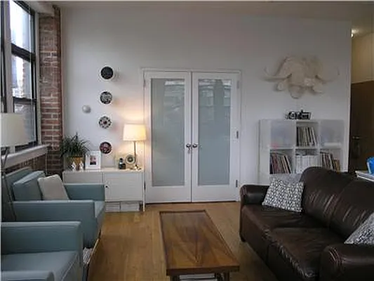 Rented by R New York | media 17