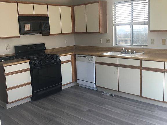 5th image of 3078 Myles Dr