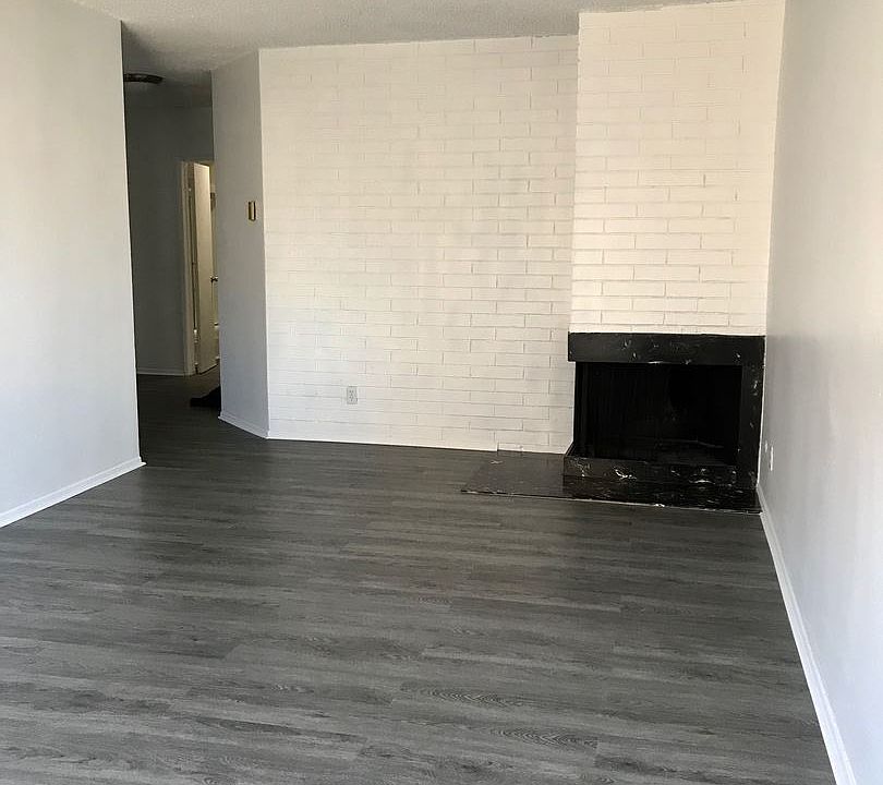 1st image of 1446 Brockton Ave APT 8