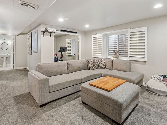4th image of 2682 Valentia St