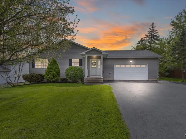 8228 Stearns Rd, Clay, NY 13041