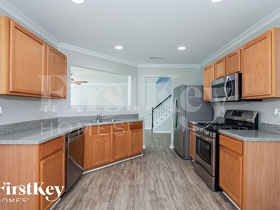 5th image of 2913 Teton Dr