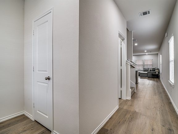 3rd image of 808 Country Rd