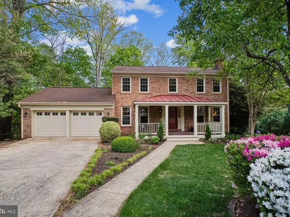 12011 Governors Ct, Woodbridge, VA 22192