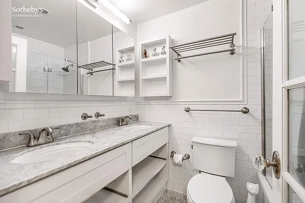 Sold by Sotheby's International Realty | media 8