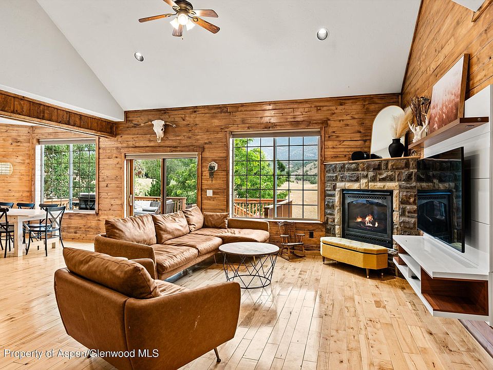 1st image of 258 Blackhawk Dr