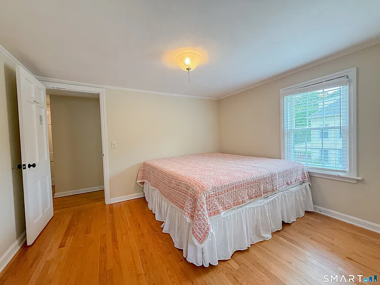 1657 Farmington Ave — Photo 11