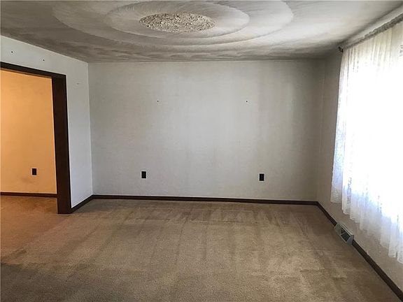 3rd image of 163 11th St