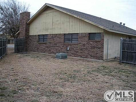 4th image of 351 Somerset Pl