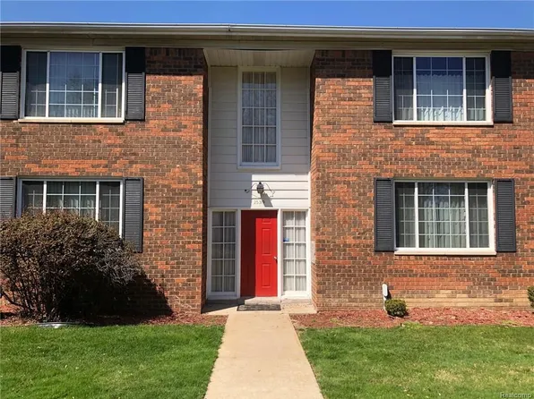 25319 Shiawassee Cir APT 102, Southfield, MI 48033