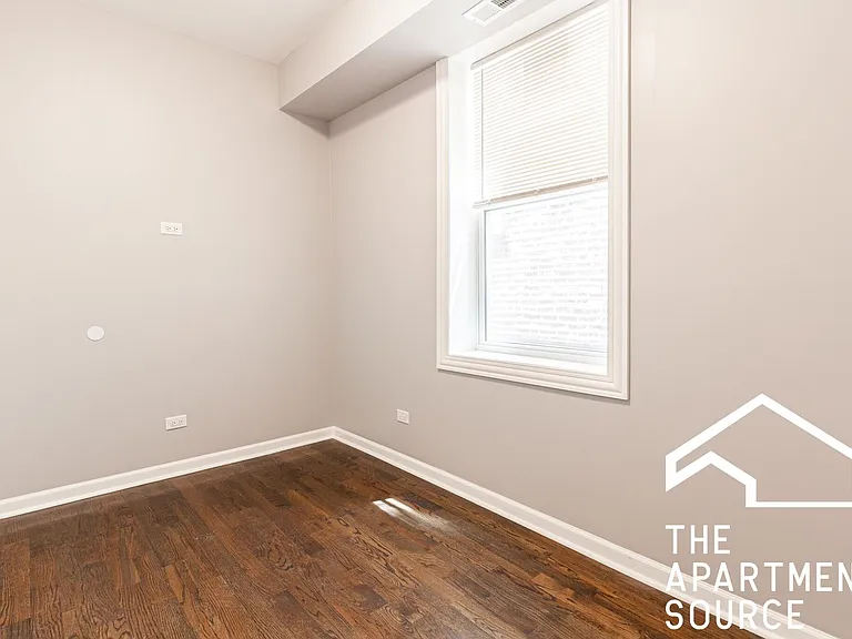 2525 W Division St — Photo 13
