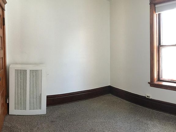 5th image of 423 N 1st Ave E #3