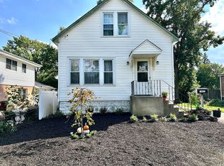 1361 Olive Rd, Homewood, IL 60430