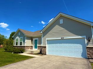303 Owen Ct, Oswego, IL 60543
