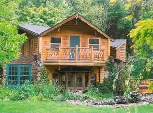 3704 Quartz Creek Rd, Merlin, OR 97532