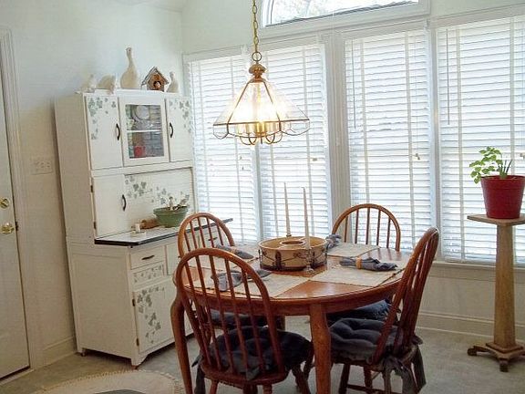 4th image of 61 Bell Arbor Ct
