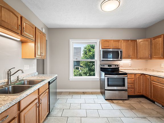 4th image of 6110 W Clinton Ave #2nd