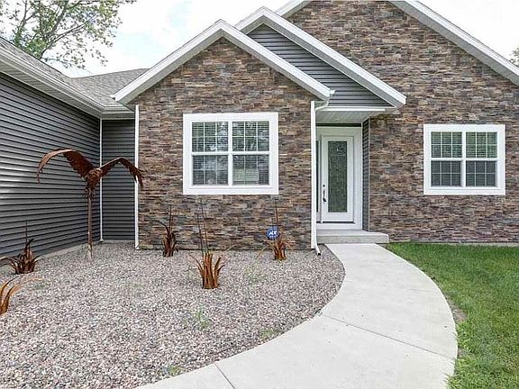 3rd image of 213 Fountain Hills Blvd