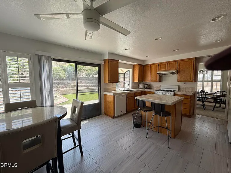 6234 Sunny Meadow Ln — Photo 16