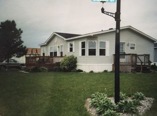 2032 Round Table Rd, North Mankato, MN 56003