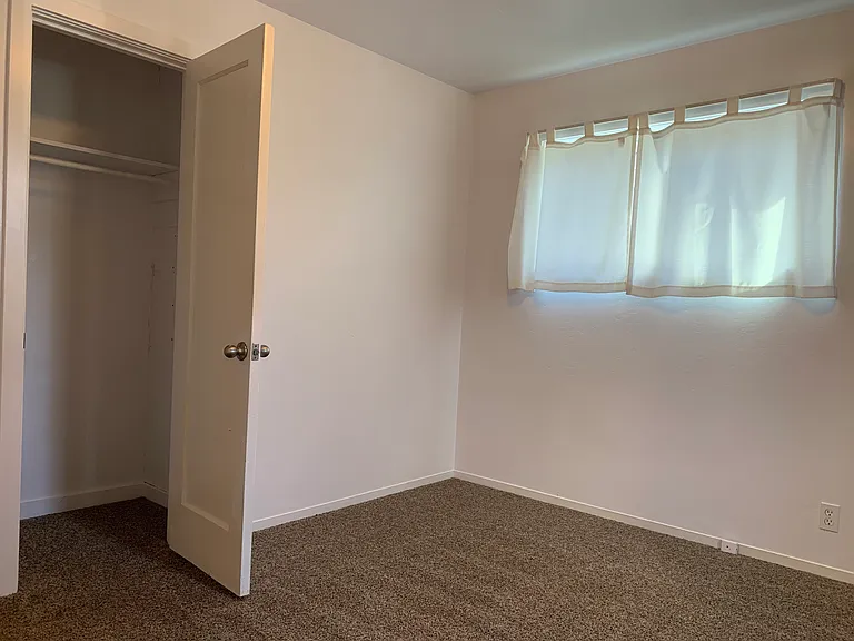 1875 Blakeslee Ave — Photo 18