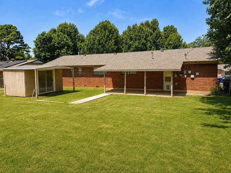 3508 Meadowbrook Dr — Photo 12