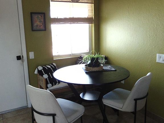 5th image of 831 W Paseo Del Prado