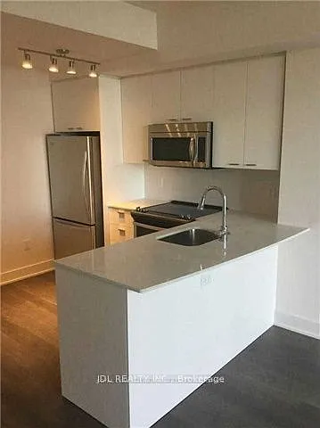 30 Roehampton Ave #2309 — Photo 3