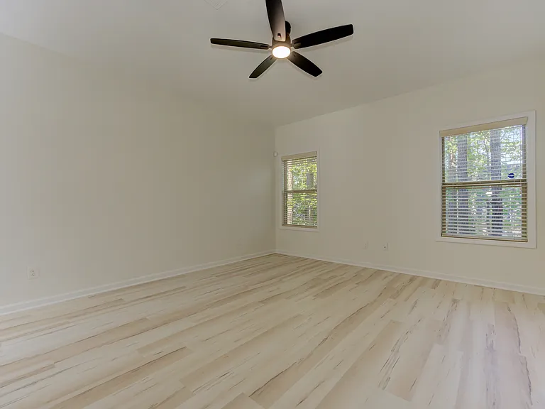 605 Summit Point #A — Photo 6