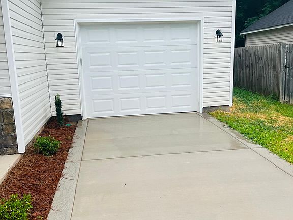 4th image of 1009 Patina Ct