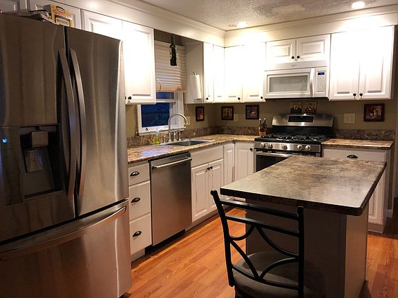2nd image of 129 Flagstone Dr