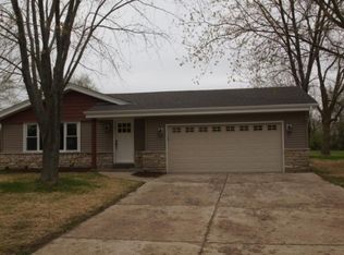 W309S8838 Green Acre Dr, Mukwonago, WI 53149