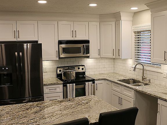 5th image of 12261 Vince Dr