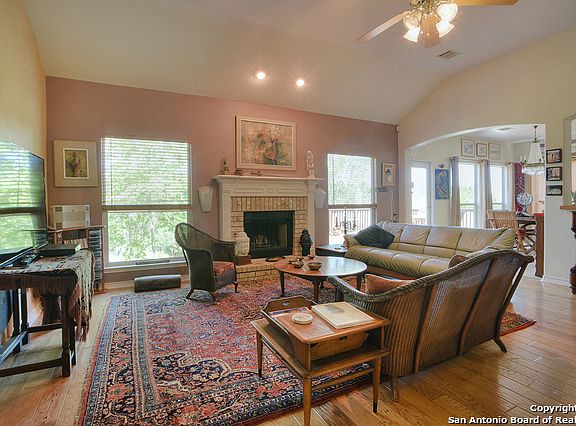 3rd image of 10007 Terrace Park