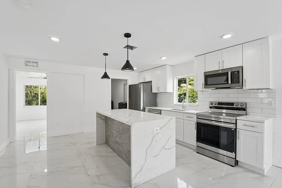 4 bed, 1853 sqft, $3,500 — Photo 4